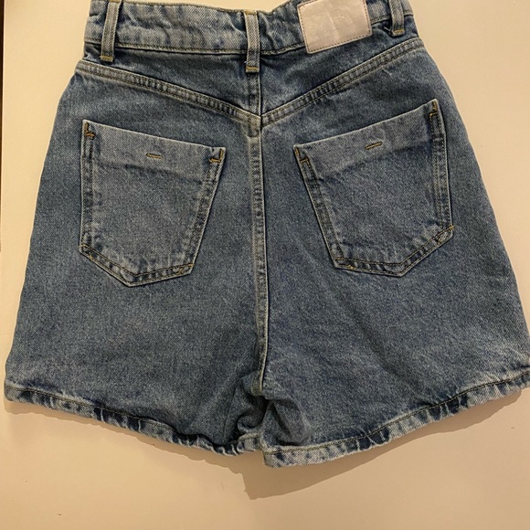 Zara high waisted jean shorts - Picture 2 of 3